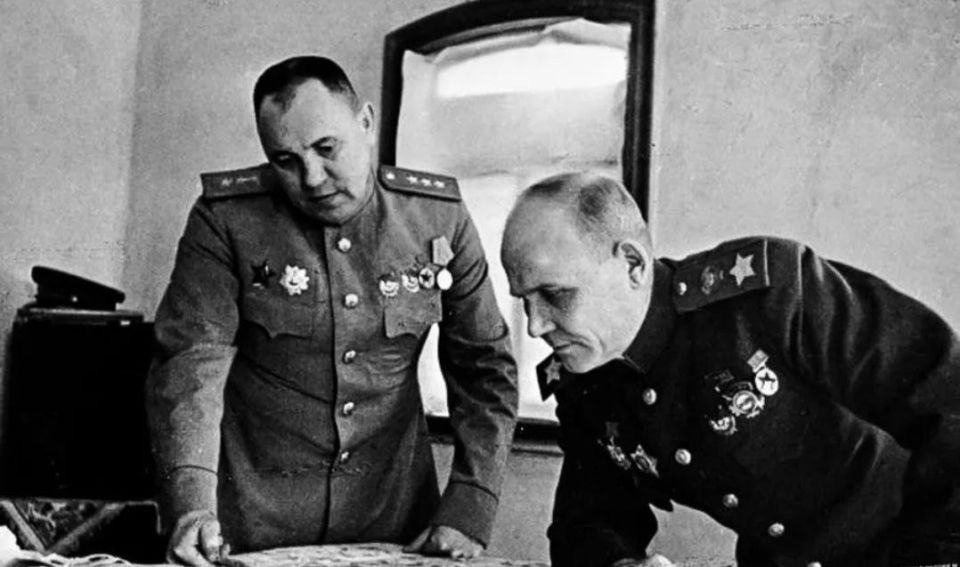 Эдуард Басурин: #ДЕНЬвИСТОРИИ. 17 августа 1898 году родился Захаров Матвей Васильевич, в д. Войлово, Тверская губерния, Российская империя Эдуард Басурин: #ДЕНЬвИСТОРИИ. 17 августа 1898 году родился Захаров Матвей Васильевич, в д. Войлово, Тверская губерния, Российская империя