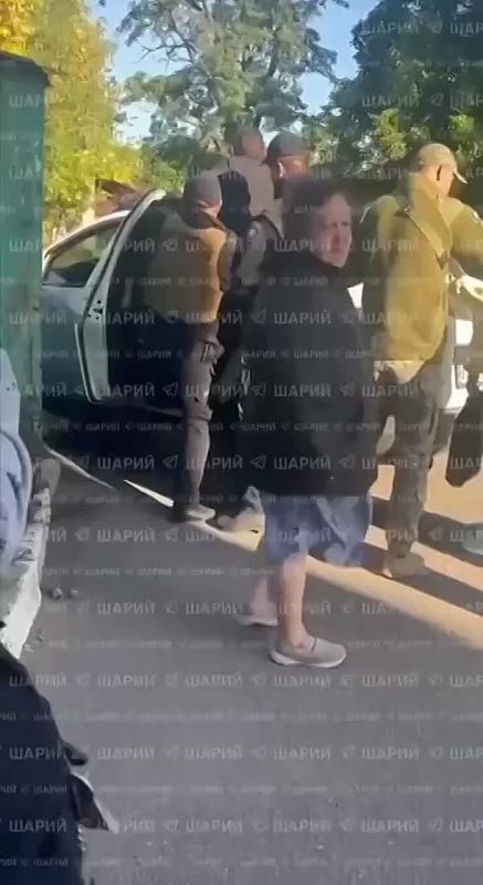 В Кропивницком сотрудники ТЦК насильно запихнули в машину мужчину, которому стало плохо