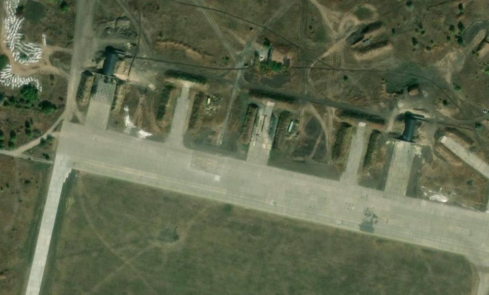 Кропивницкий.. Хохлы тоже строят новые ЖБУ на аэродроме