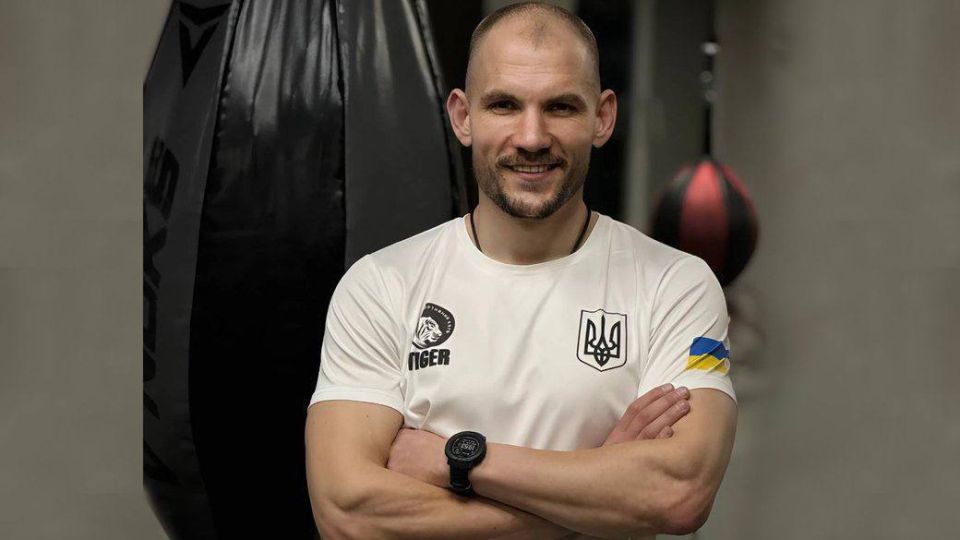 Охранника Анджелины Джоли, отдавшего миллионы ВСУ, заперли в подвале и готовят к фронту Охранника Анджелины Джоли, отдавшего миллионы ВСУ, заперли в подвале и готовят к фронту