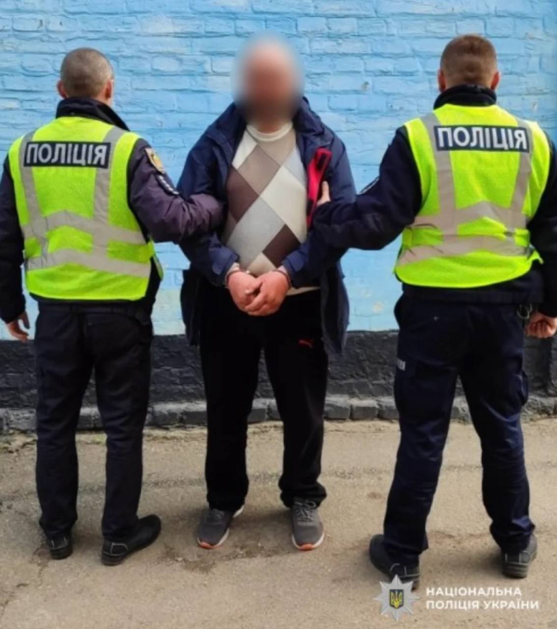 В Кировоградской области дерезтир-педофил из ЗСУ вместе со своим подельником держали 20-летнего юношу в рабстве, пытали и насиловали его в течение почти трех лет